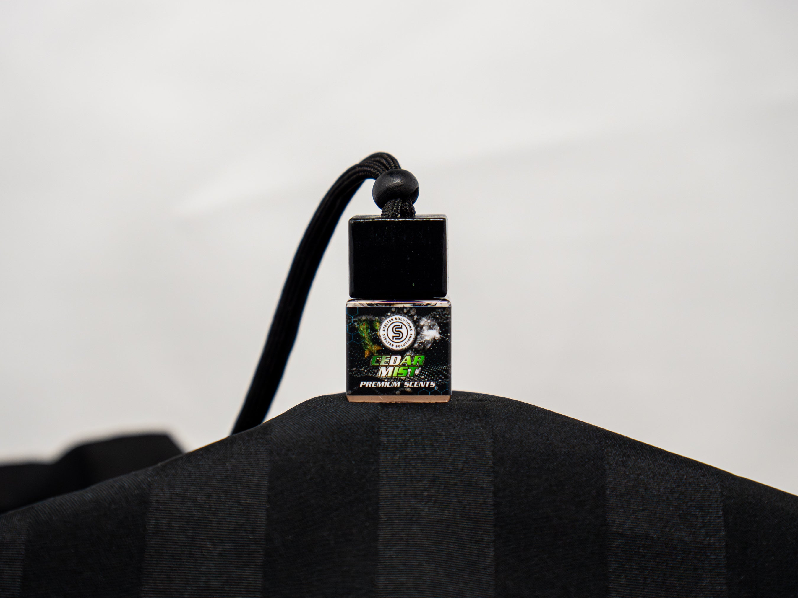 Cedar Mist – Stelter Scents – Premium Glass Air Fresheners for vehicles