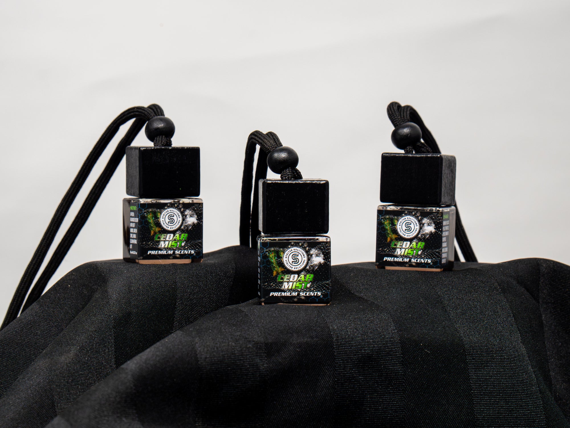 Cedar Mist – Stelter Scents – Premium Glass Air Fresheners for vehicles